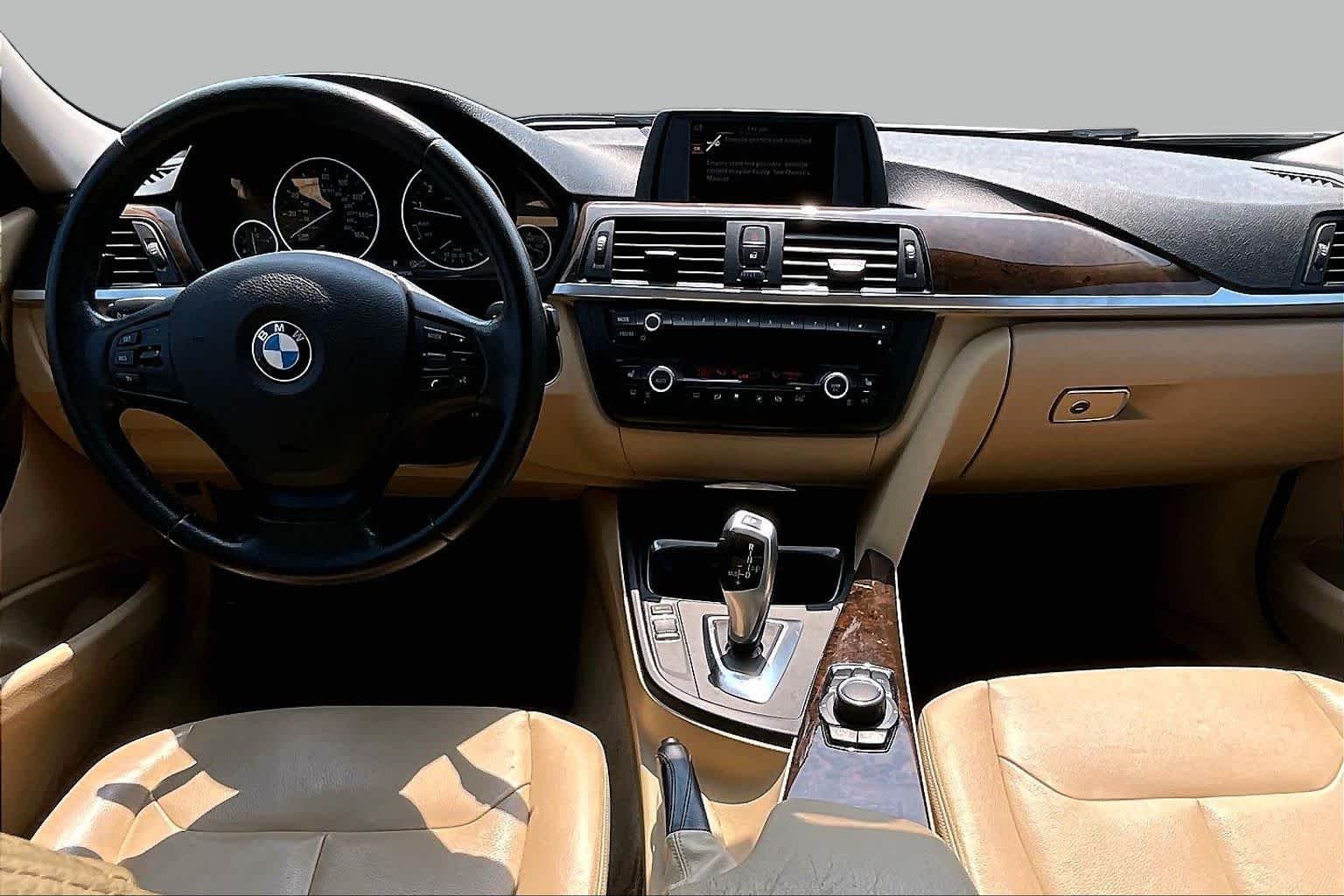 Used 2015 Alpine White BMW 320i xDrive image 15