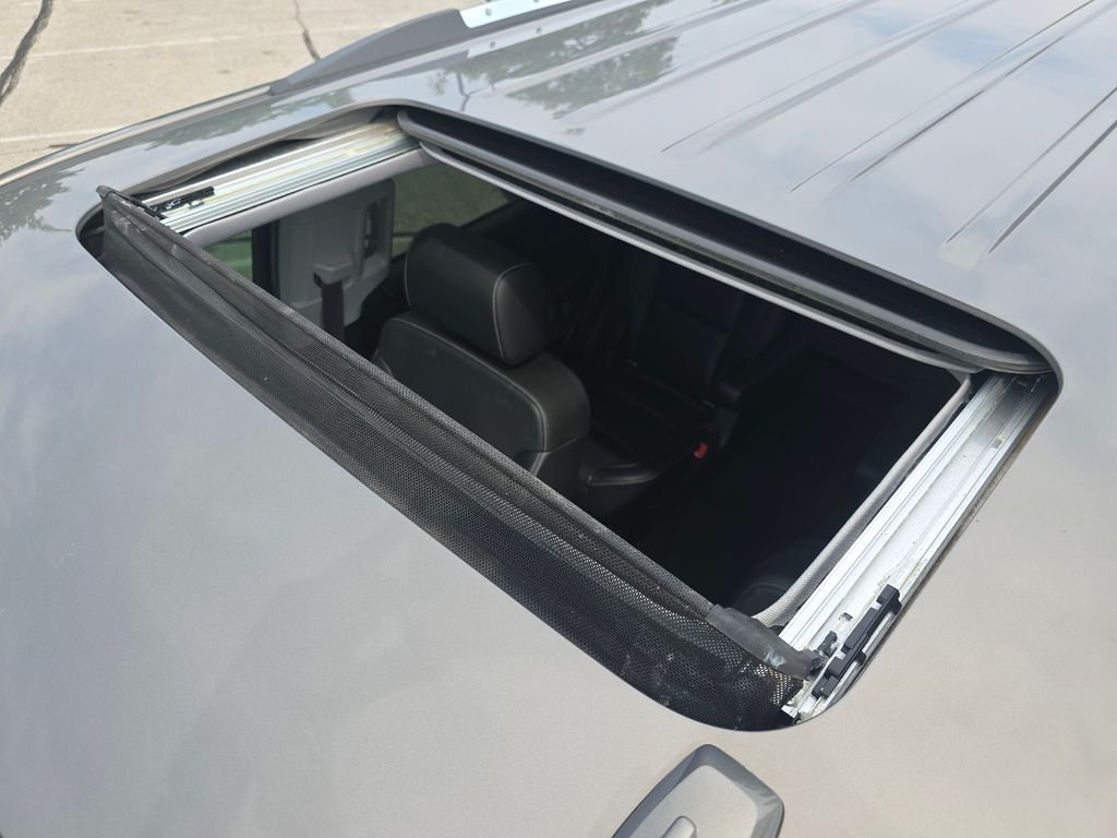 Used 2017 Pepperdust Metallic Chevrolet Premier image 3