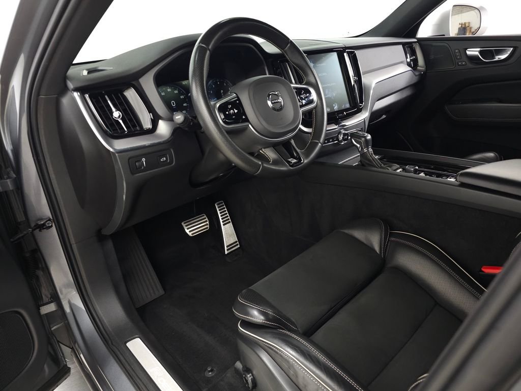Used 2019 Osmium Gray Metallic Volvo T6 R-Design image 15