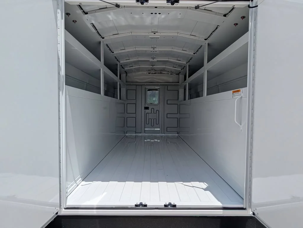 New 2026 Summit White Chevrolet 1WT image 21