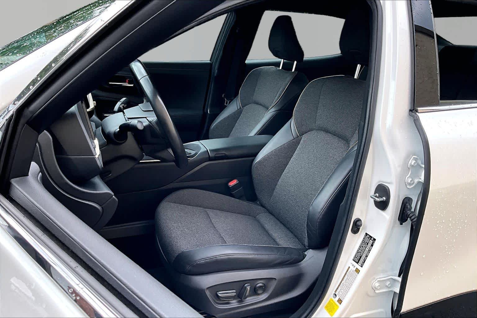 Used 2023 Oxygen White Toyota XLE image 8