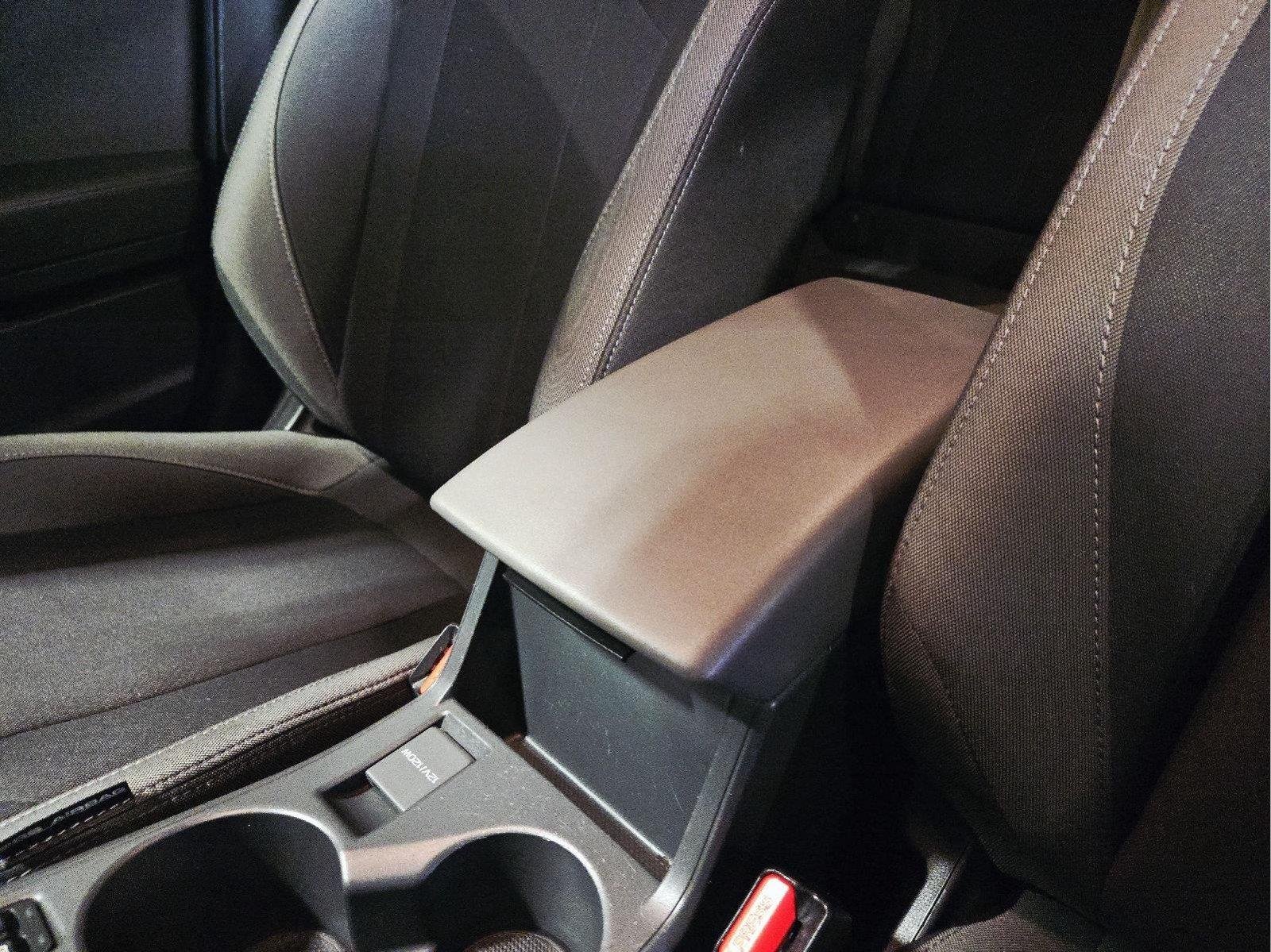 Used 2025 Crystal Black Silica Subaru Premium image 38