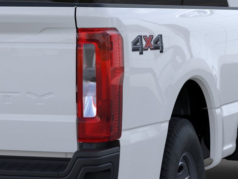 New 2026 Oxford White Ford XL image 22