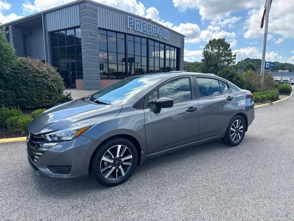 2025 Nissan Versa 1.6 S