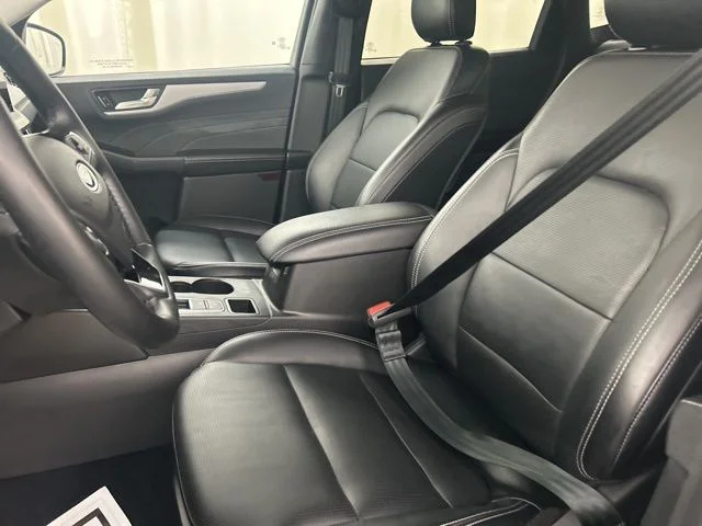 Used 2025 Black Ford Platinum image 9