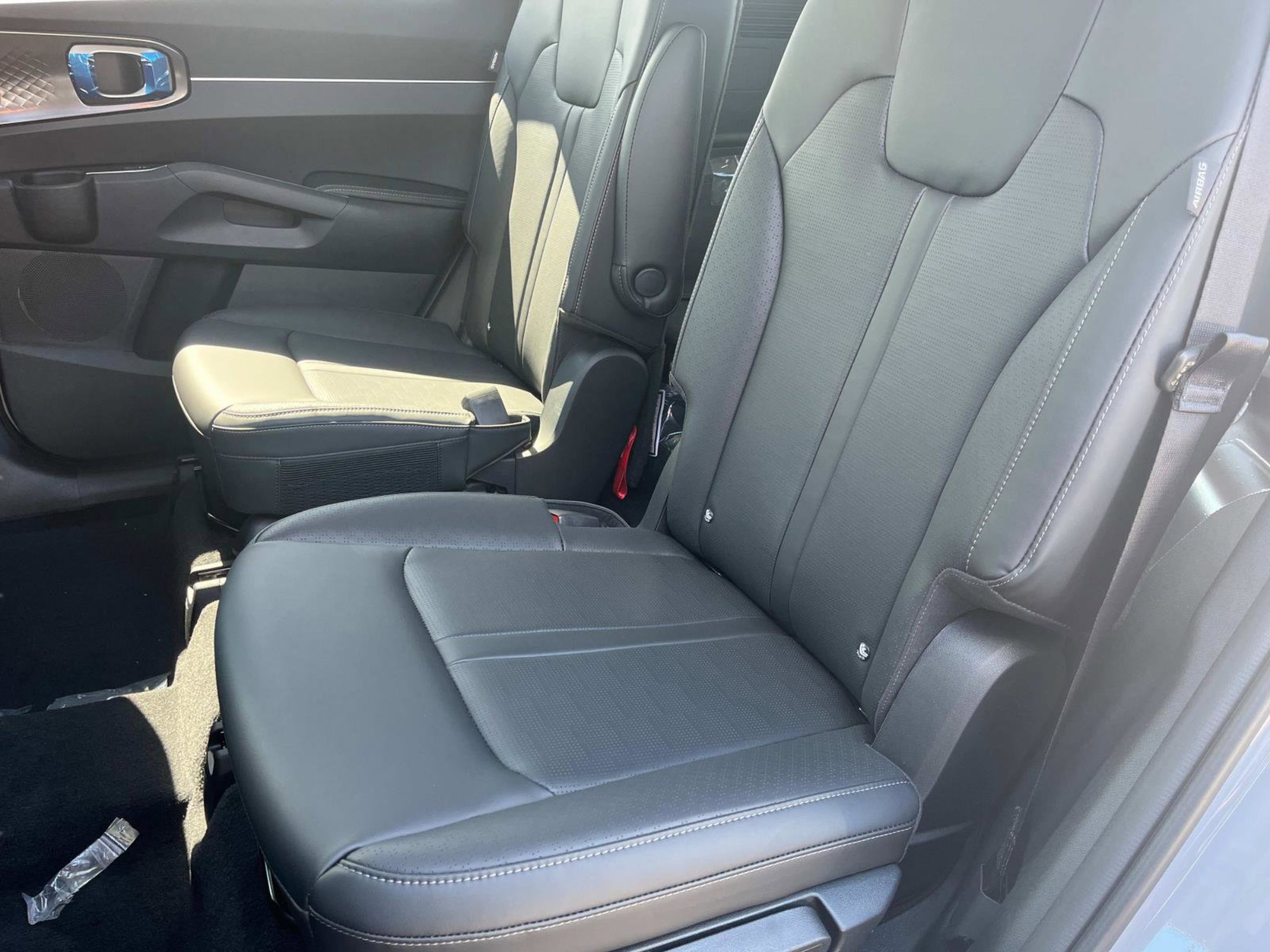 2025 Kia Sorento EX - Photo 22