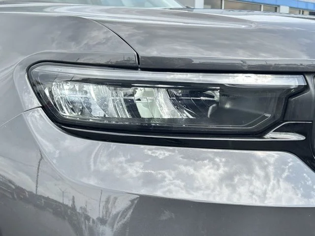 Used 2024 Gray Jeep Limited image 17
