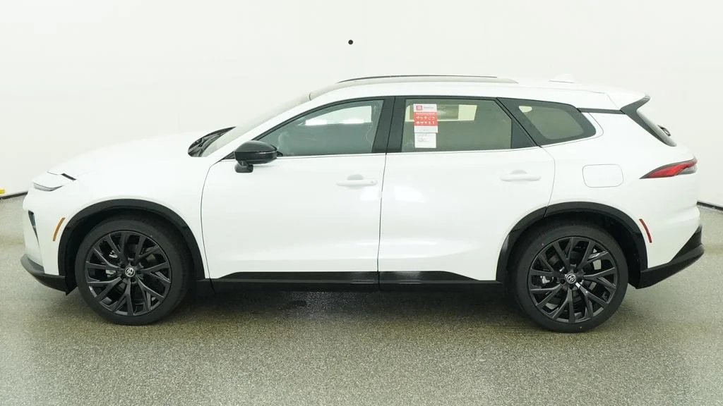 New 2026 Oxygen White Toyota Limited image 3