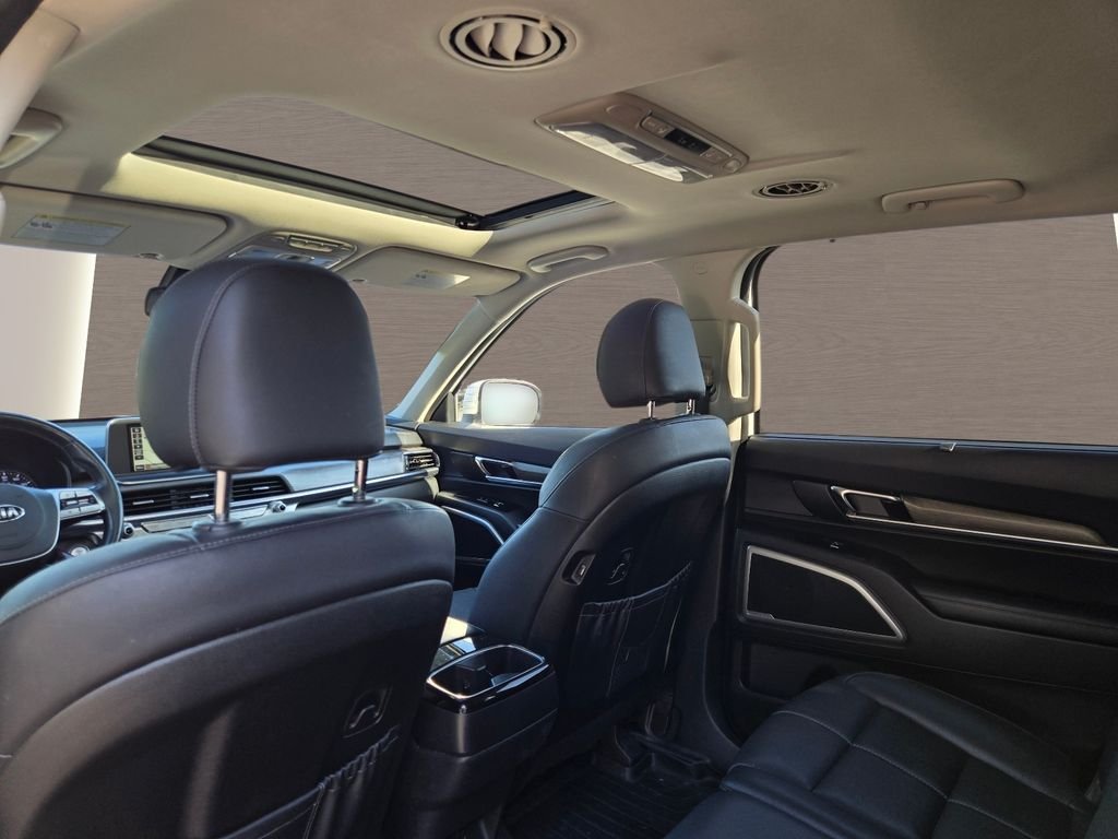 Used 2020 White Kia EX image 17