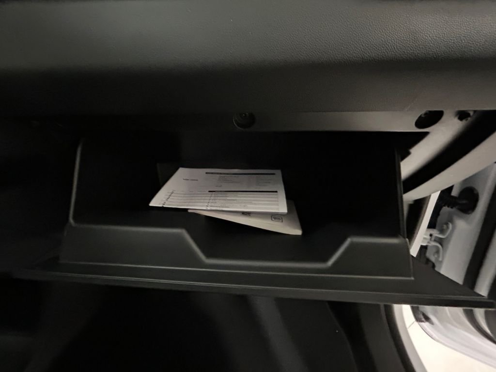 2025 GMC Acadia Elevation - Photo 28