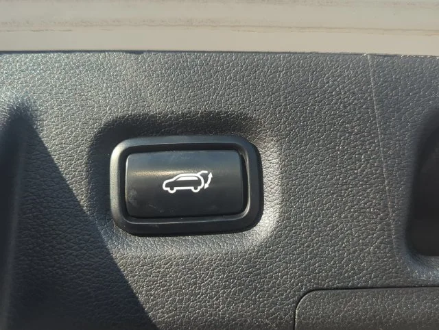 Used 2019 Gray Hyundai SEL Plus image 8