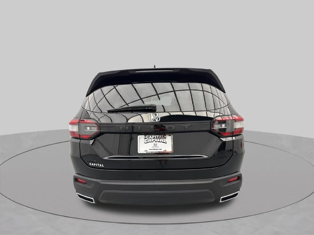 2025 Honda Pilot SPORT SUV Slide 6