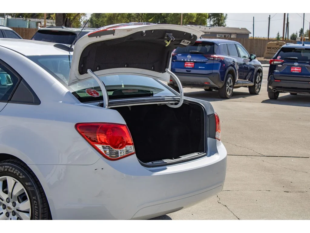 Used 2015 Summit White Chevrolet LS image 10