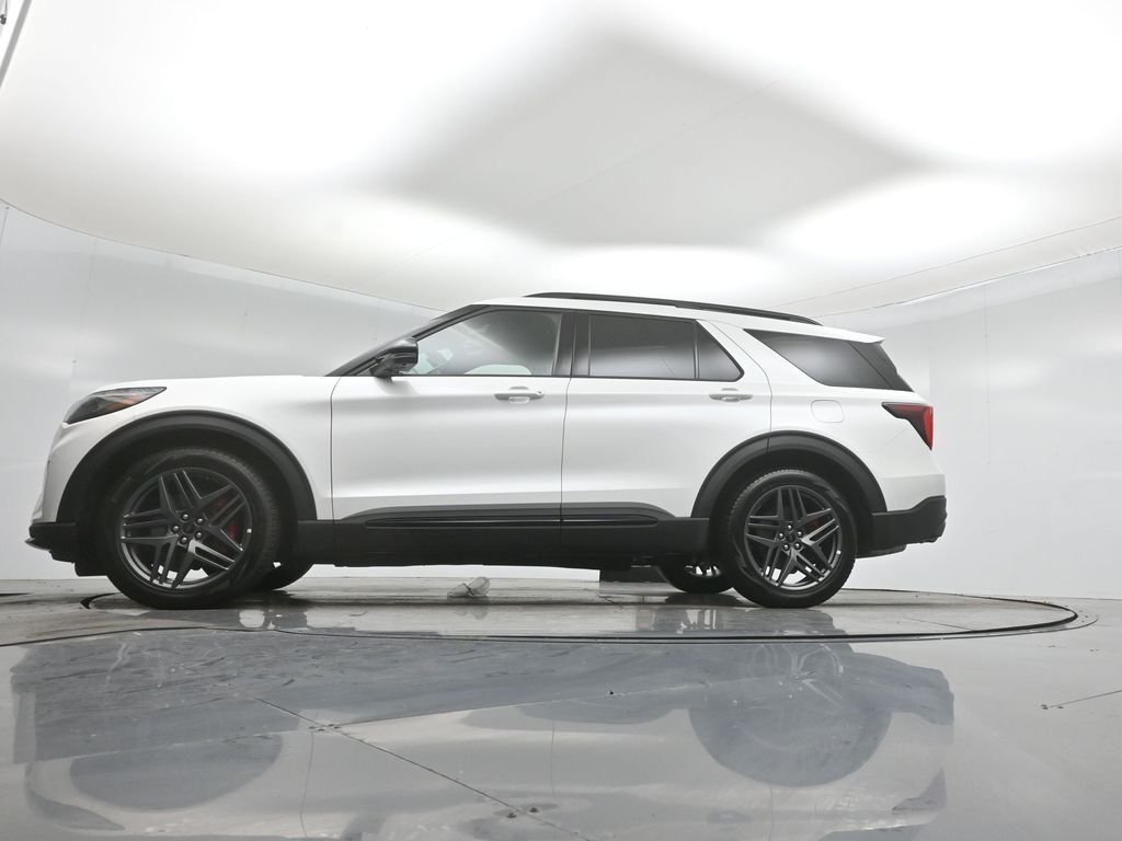 New 2026 Star White Metallic Tri-Coat Ford ST image 53