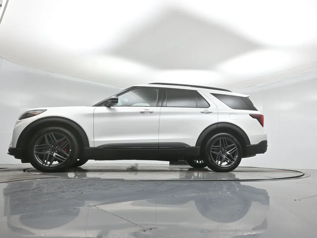 New 2026 Star White Metallic Tri-Coat Ford ST image 53
