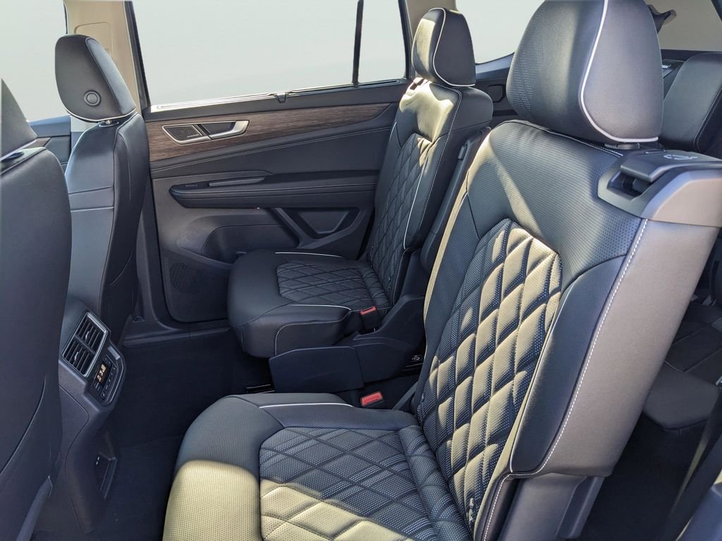 2026 Volkswagen Atlas SEL Premium R-Line - Photo 17