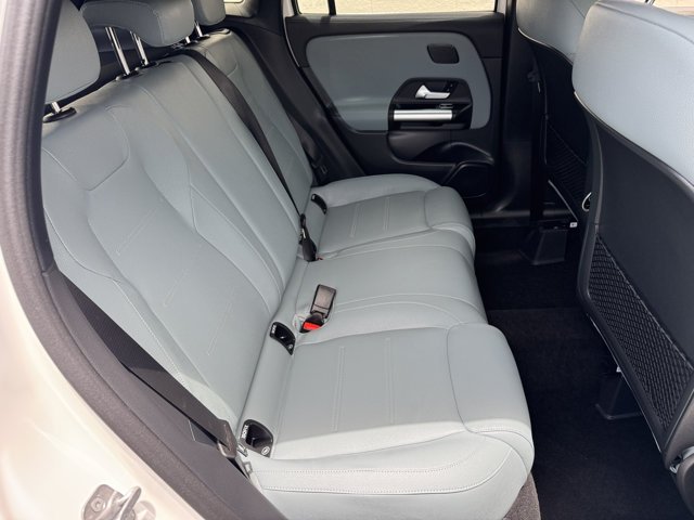 New 2026 Polar White Mercedes-Benz GLA 250 image 5