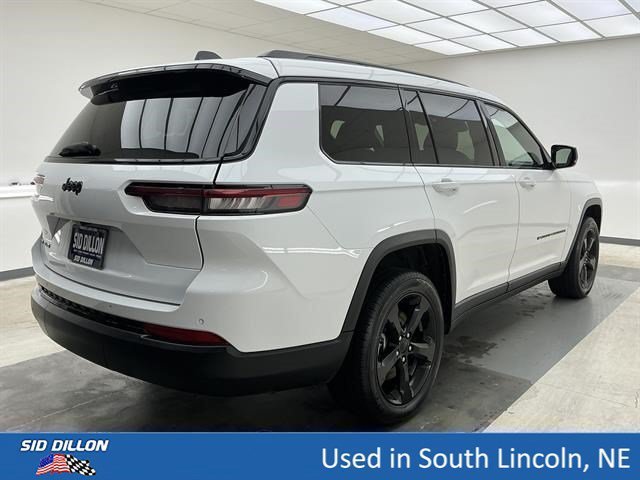 Used 2022 Bright White Clearcoat Jeep Altitude image 4