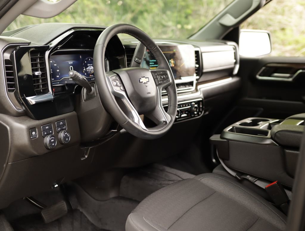 Used 2024 Dark Ash Metallic Chevrolet LT (2FL) image 9