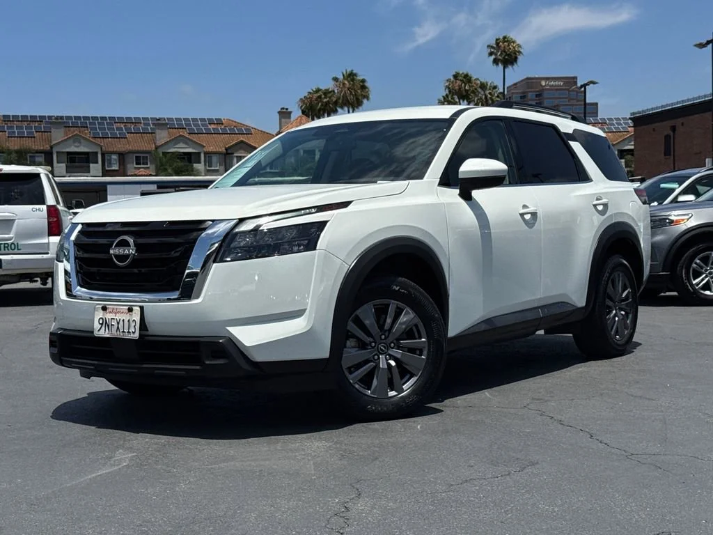 Used 2024 White Nissan SV image 2