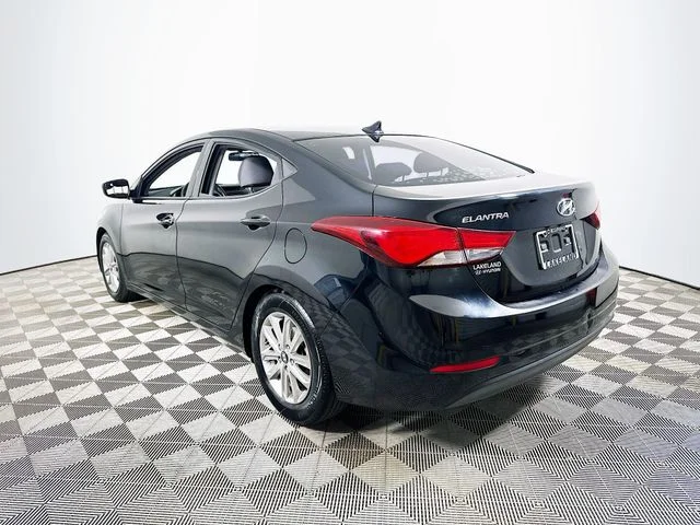 Pre-Owned 2014 Hyundai Elantra SE