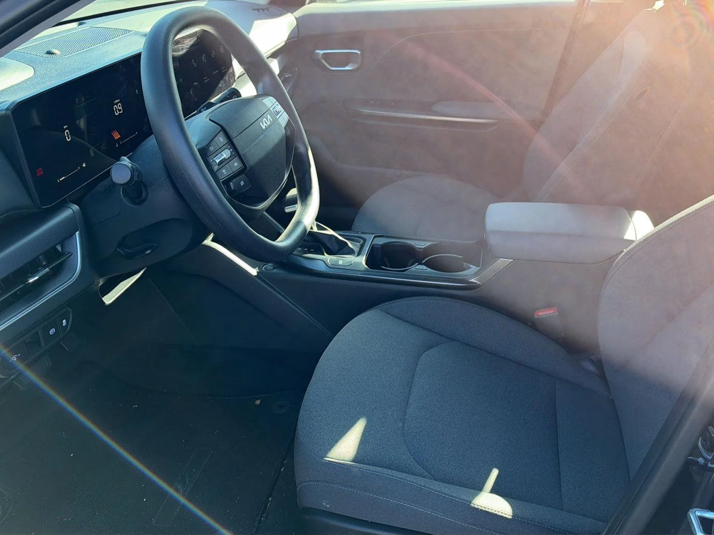 Used 2025 Aurora Black Pearl Kia LXS image 11