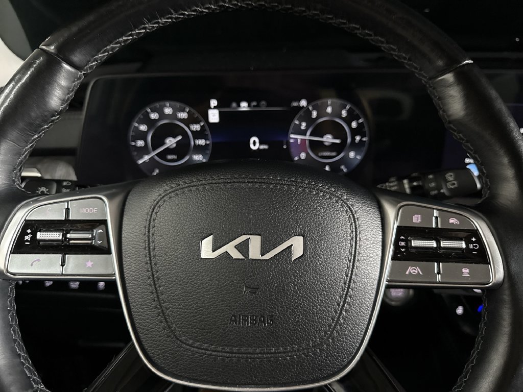 Used 2024 White Pearl Kia SX image 23
