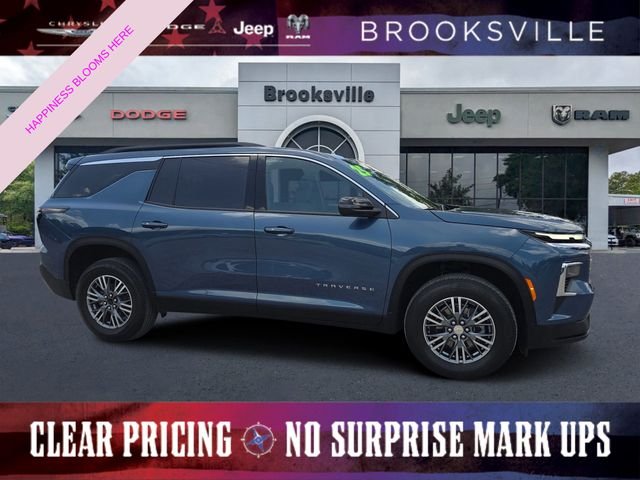 2025 Chevrolet Traverse FWD LT's photo