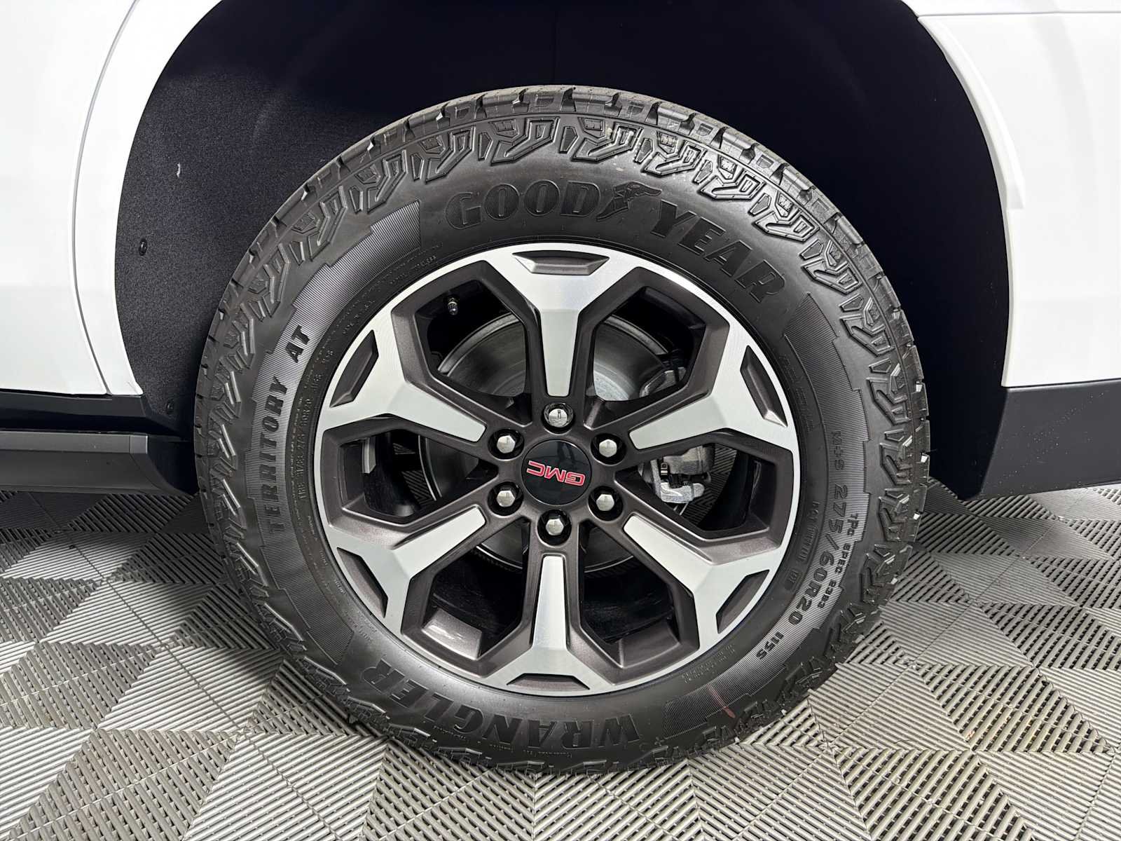 2026 GMC Yukon AT4 Ultimate - Photo 23