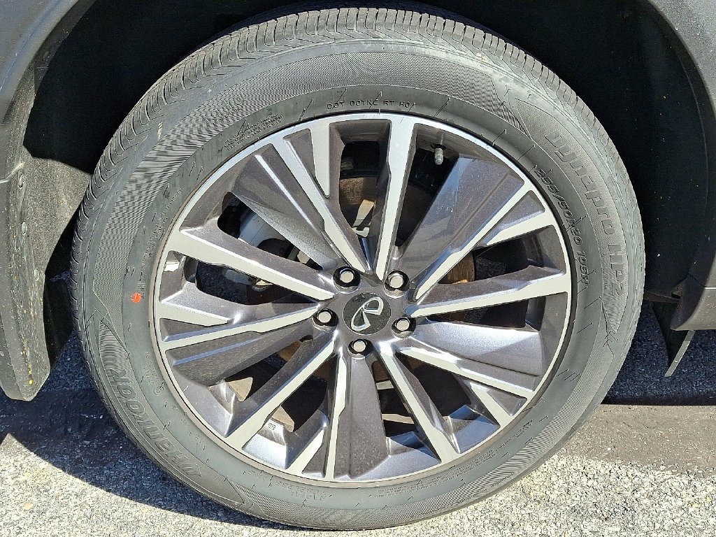 Used 2026 Black INFINITI LUXE image 7