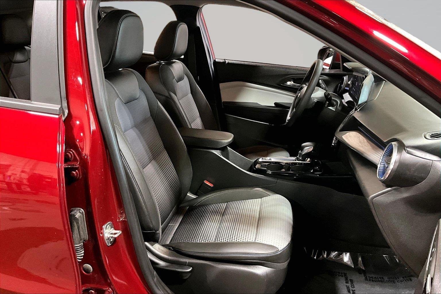 Used 2025 Crimson Metallic Chevrolet LT image 8