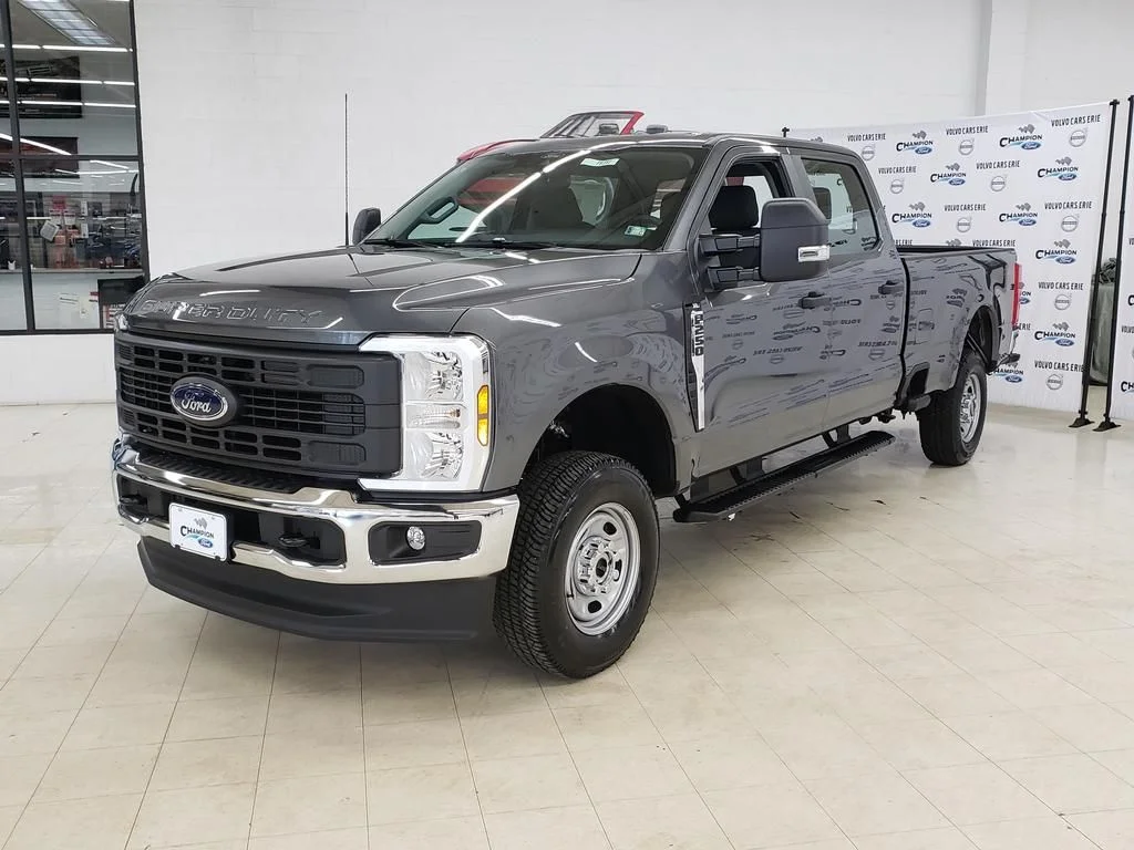 New 2026 Gray Ford XL image 3