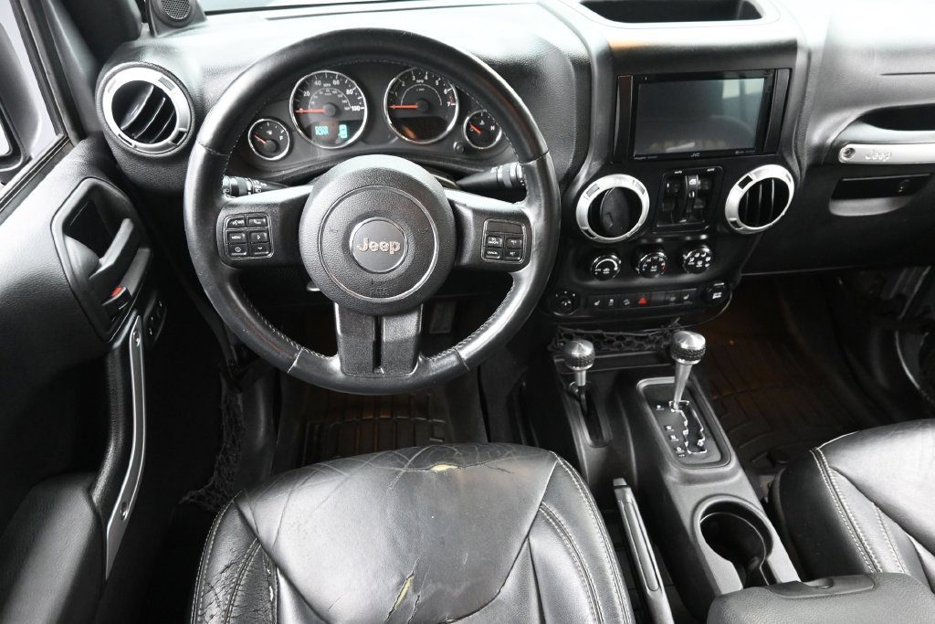 Used 2014 Gray Jeep Unlimited Sahara image 12