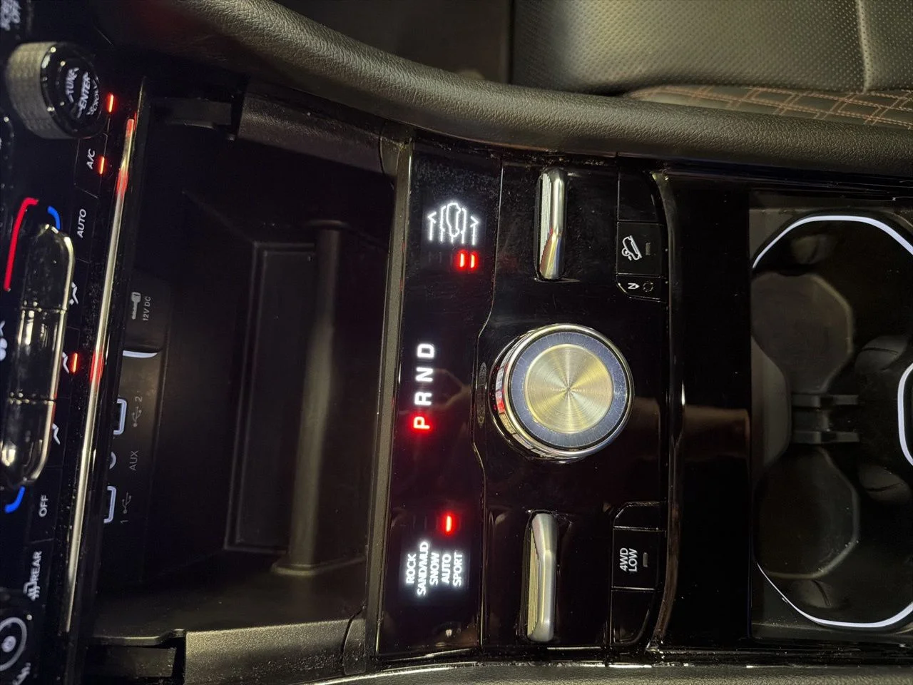 Used 2025 Diamond Black Jeep Summit image 27