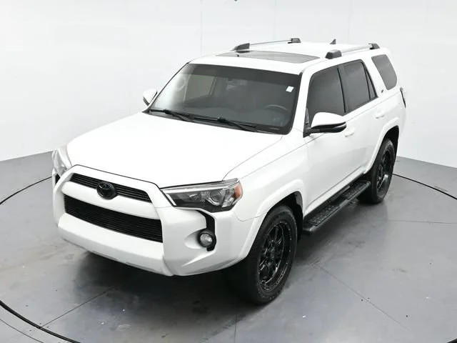 Used 2019 Super White Toyota SR5 image 33