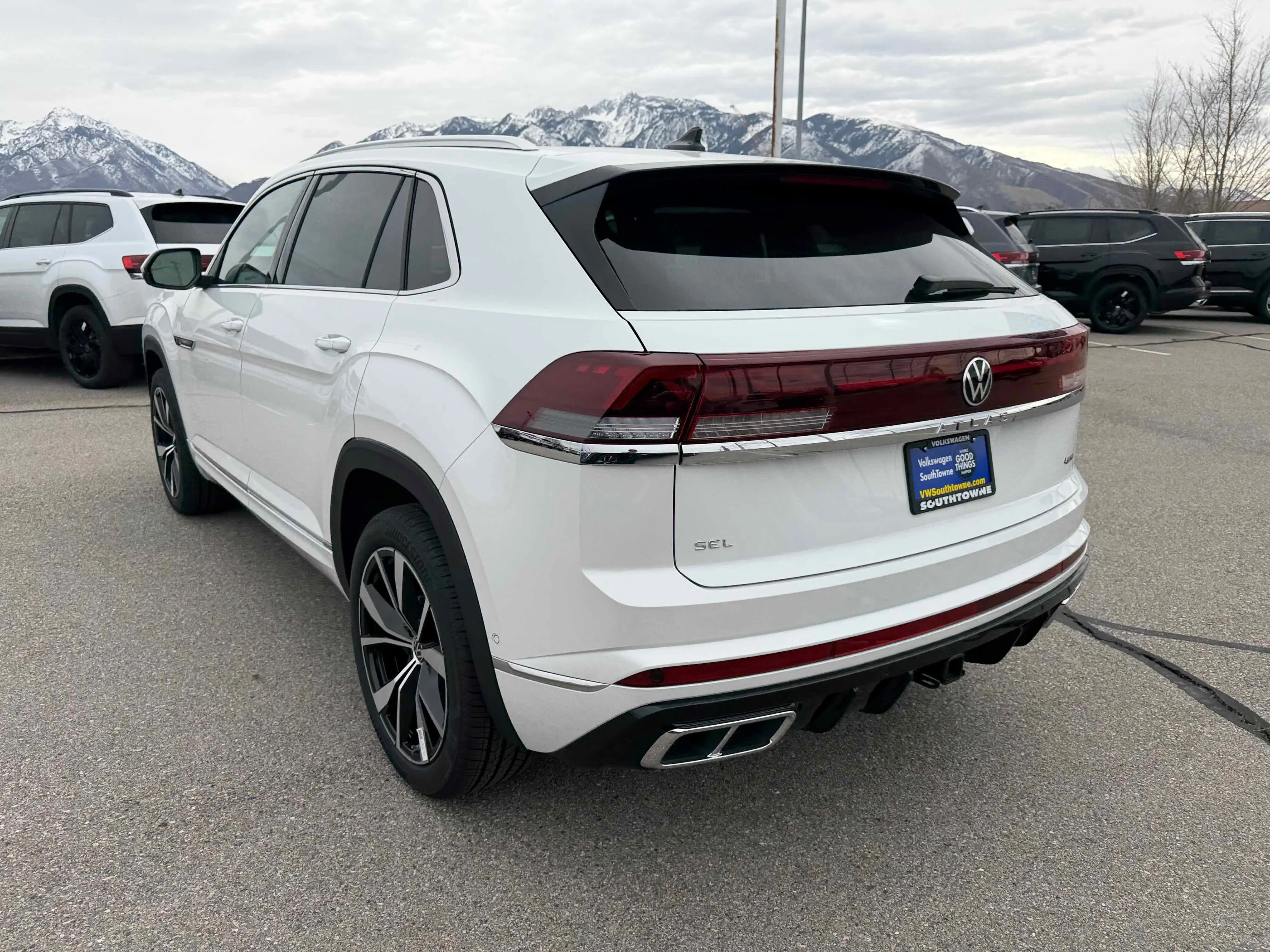New 2026 Opal White Volkswagen 2.0T SEL Premium R-Line image 8