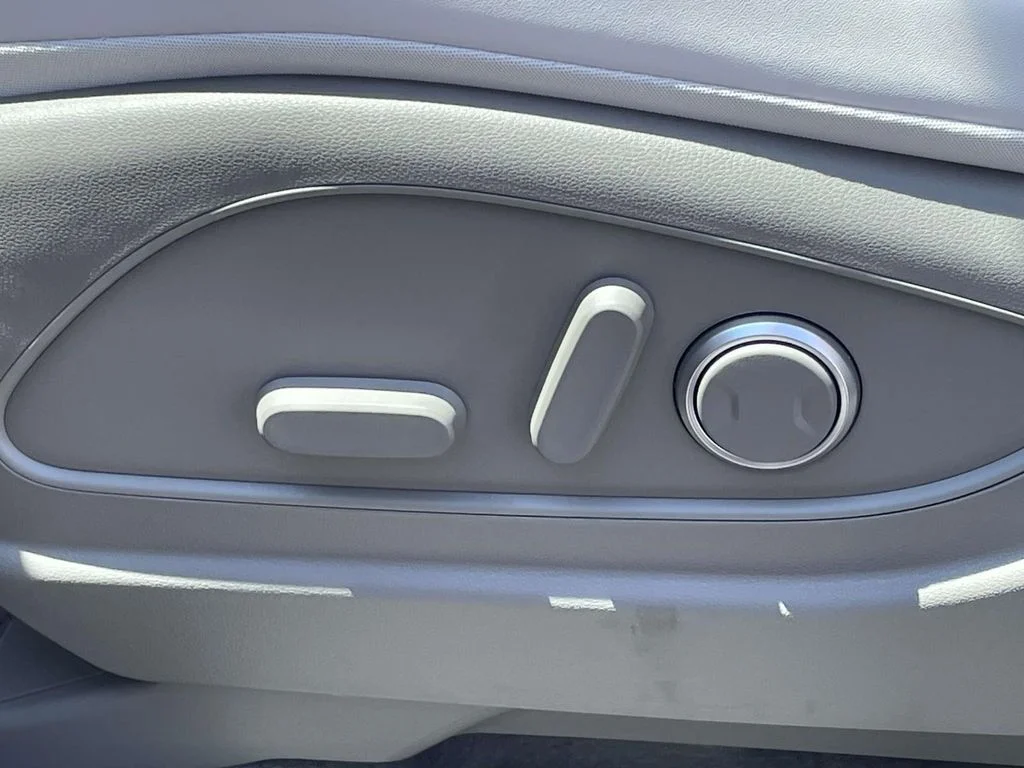 New 2026 White Hyundai SEL image 18