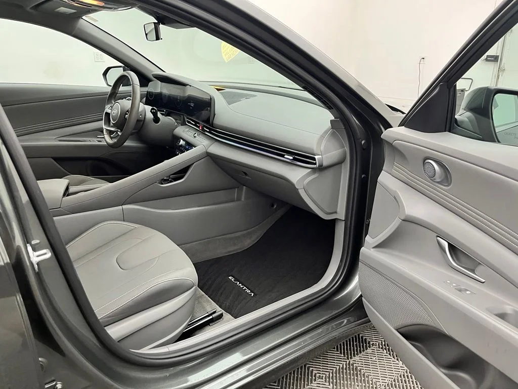 Used 2024 Gray Hyundai SEL image 32