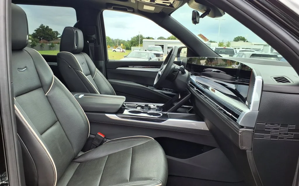 Used 2025 Black Cadillac Sport image 21