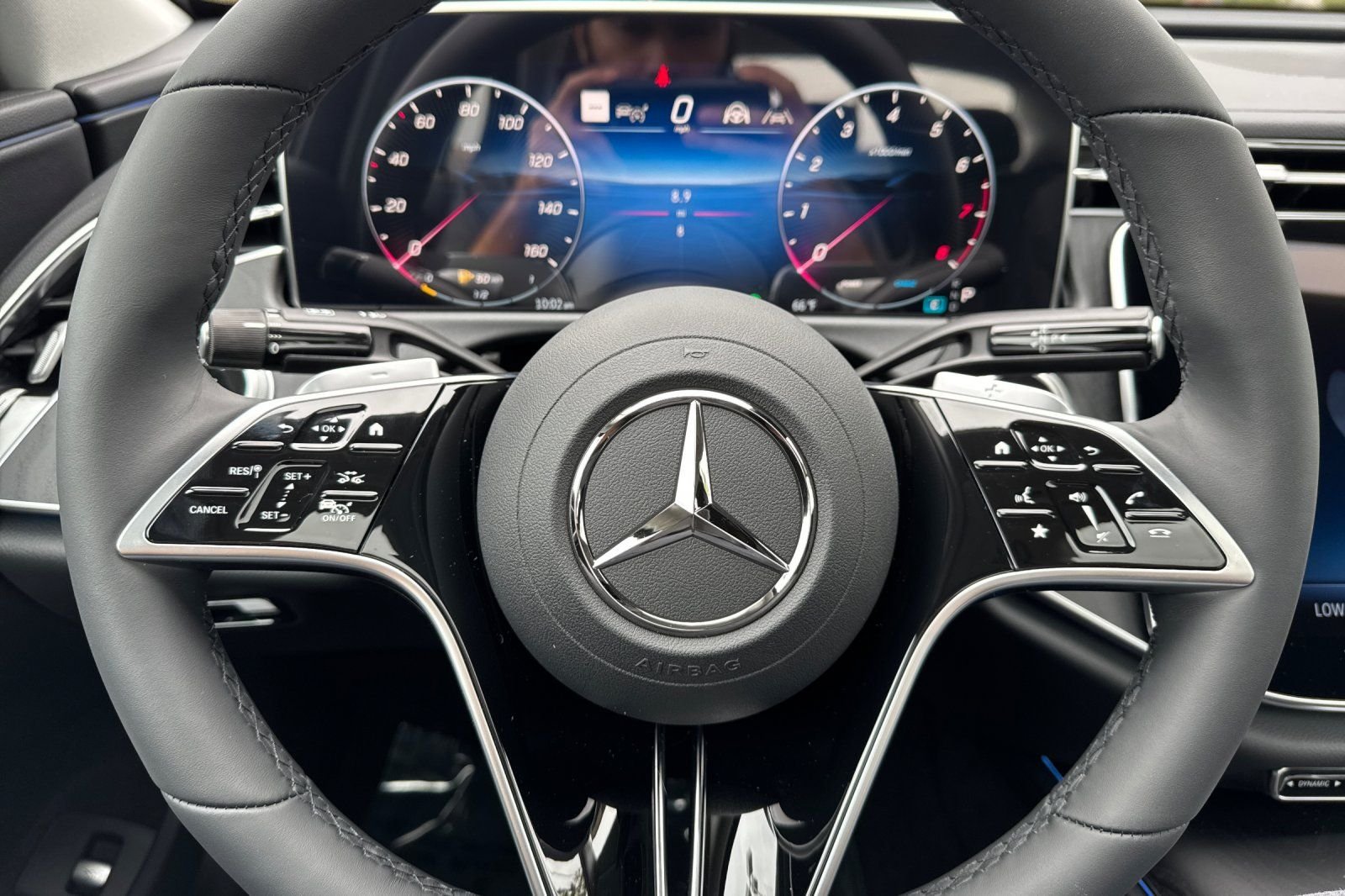 New 2026 MANUFAKTUR Alpine Grey Mercedes-Benz E 350 image 24