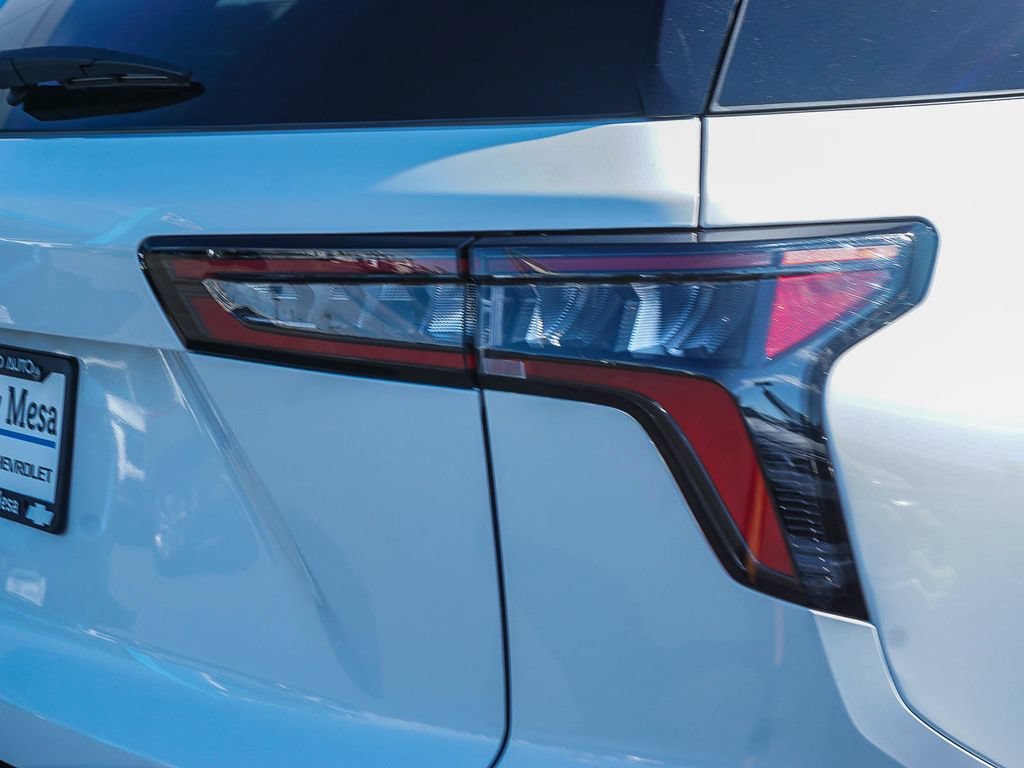 2027 Chevrolet Equinox LT - Photo 7