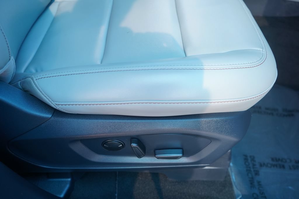 Used 2025  Ford Active image 19