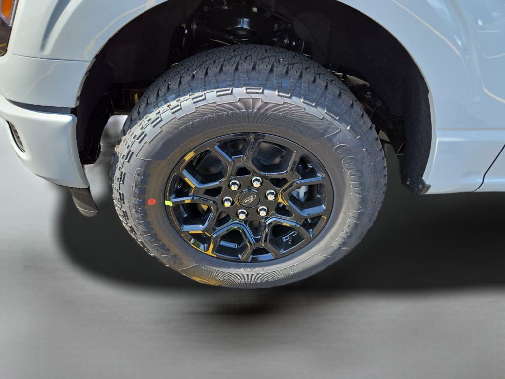 New 2026 Avalanche Ford XLT image 9