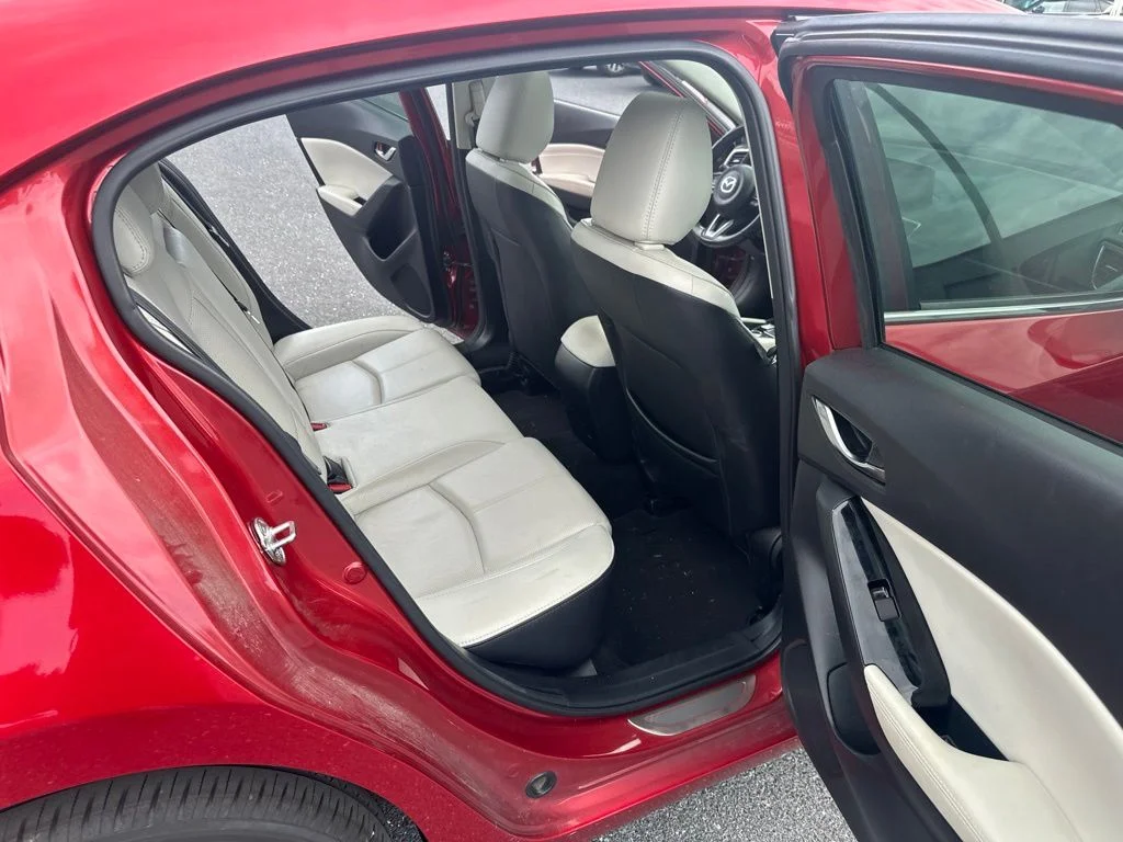 Used 2018 Red Metallic Mazda Grand Touring image 14