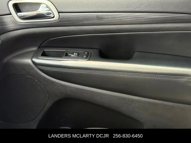 Used 2021 Black Jeep Laredo E image 17