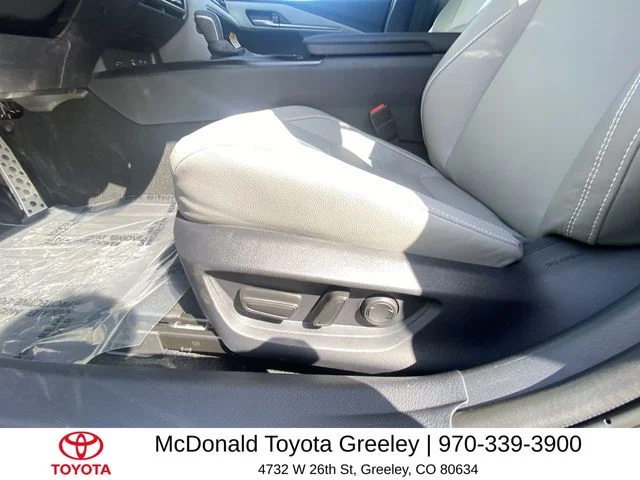 2025 Toyota Camry SE - Photo 12