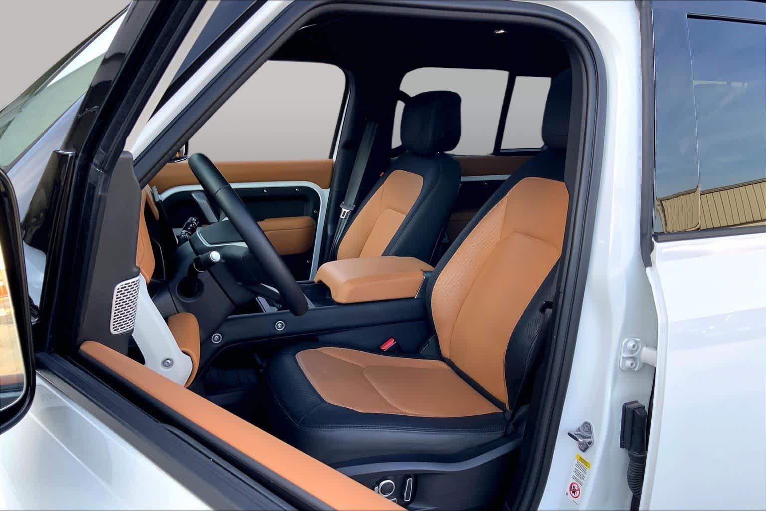 Pre-Owned 2024 Land Rover Defender X-Dynamic SE