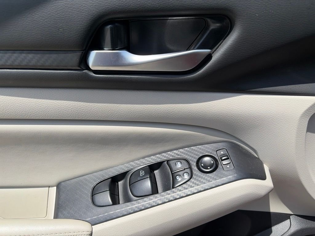 2025 Nissan Altima SV - Photo 19