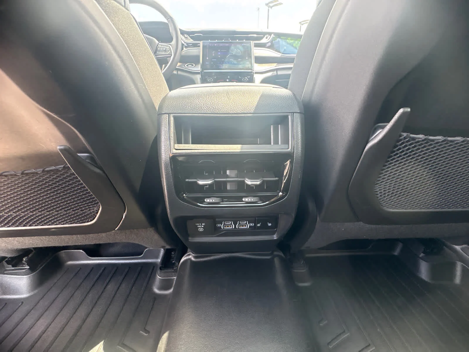 Used 2022 Baltic Gray Metallic Clearcoat Jeep  image 14