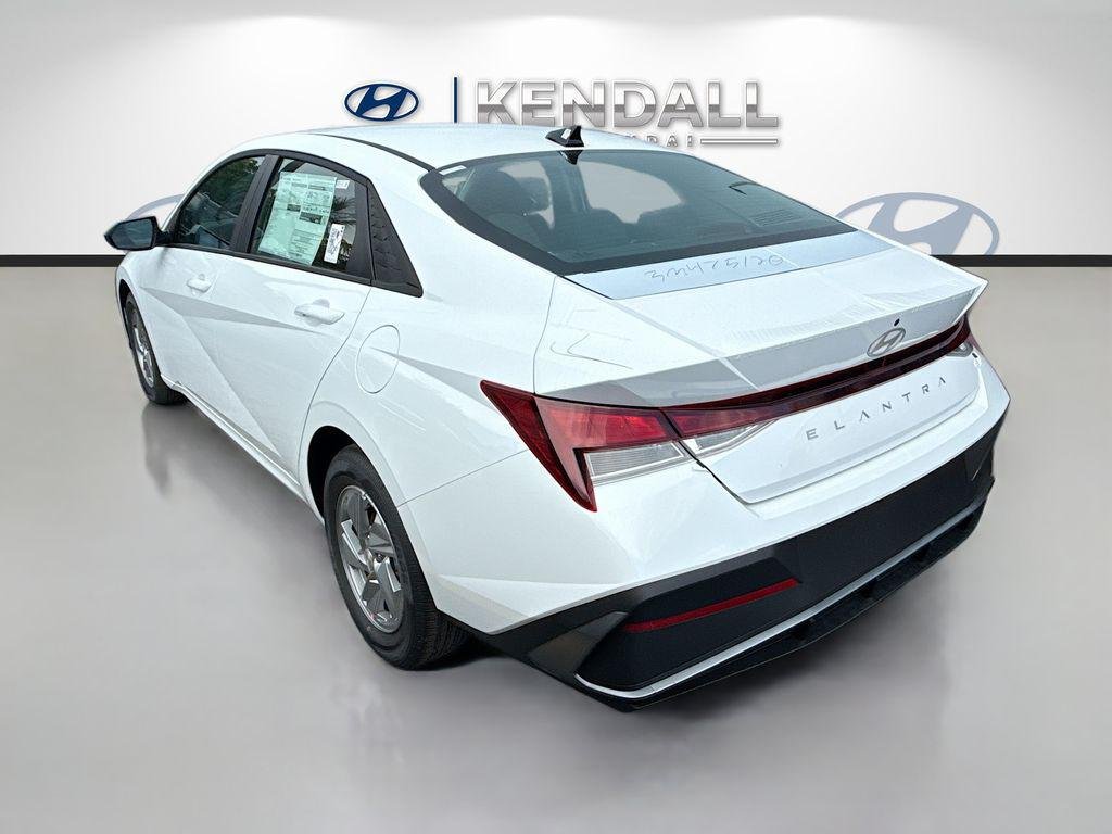 New 2026 Serenity White Hyundai SE image 4